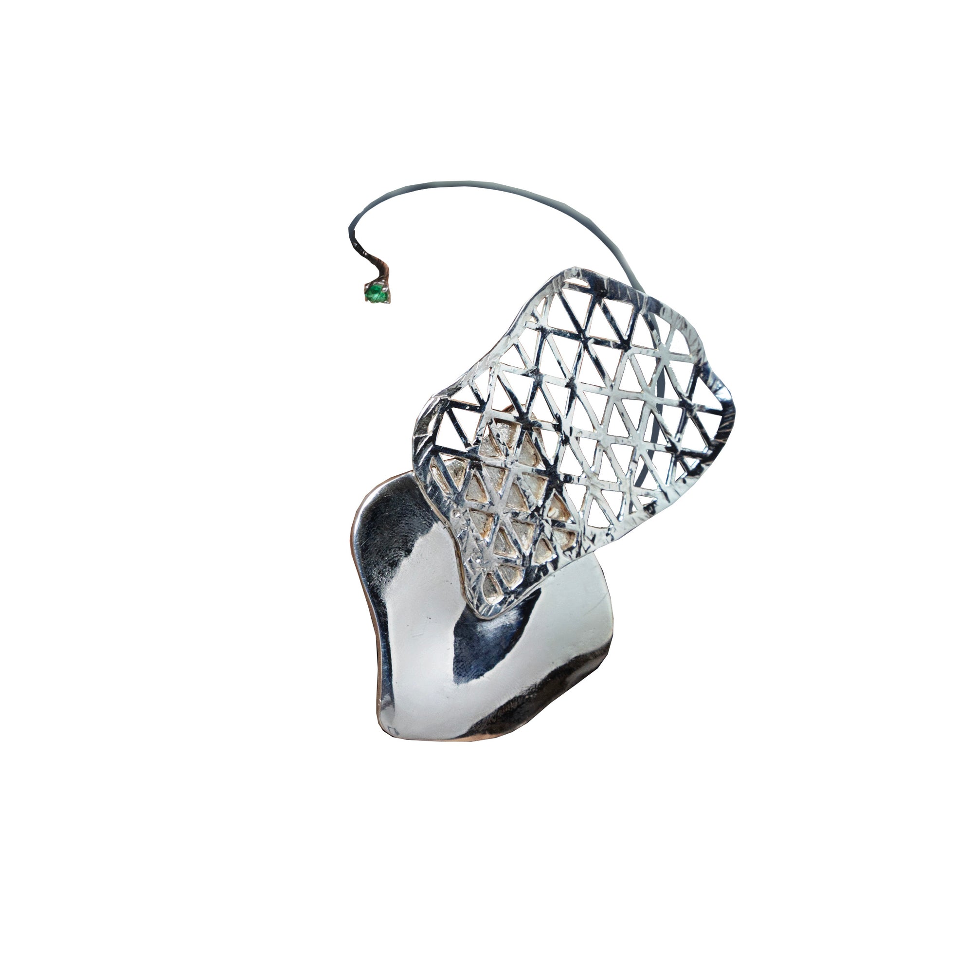 Otto silver earring detail, simplified mesh and plate structure